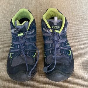 Keen Waterproof Hiking Boots 🥾